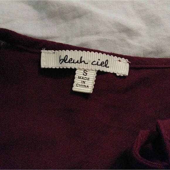 Bleuh Ciel Maroon Embroidered Keyhole Tie Neck Top - Picture 5 of 6